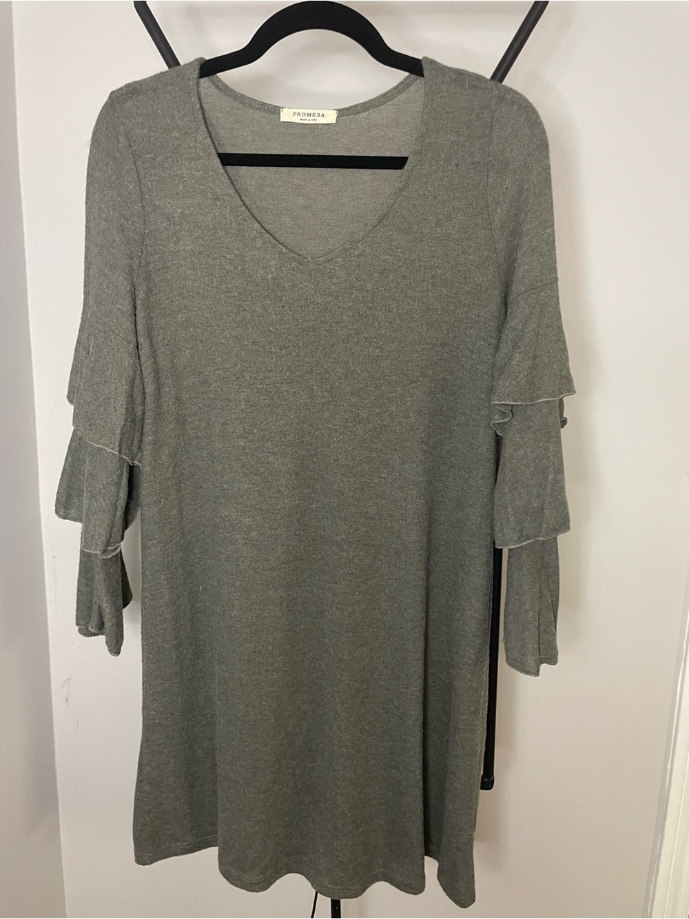 Promesa Gray V-Neck Tiered Sleeve Knit Dress